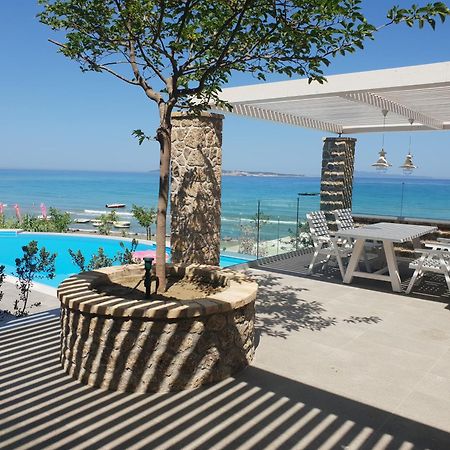 Paralia Luxury Suites Agios Stefanos Avliotes  Exteriör bild