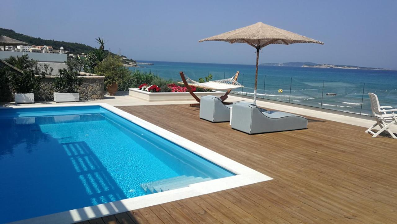 Paralia Luxury Suites Agios Stefanos Avliotes  Exteriör bild