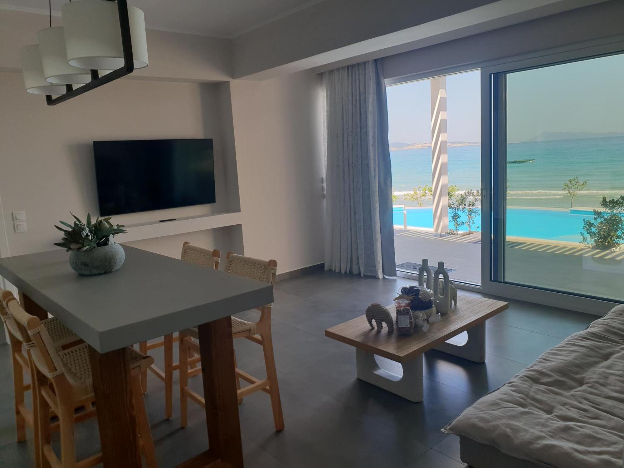 Paralia Luxury Suites Agios Stefanos Avliotes  Exteriör bild