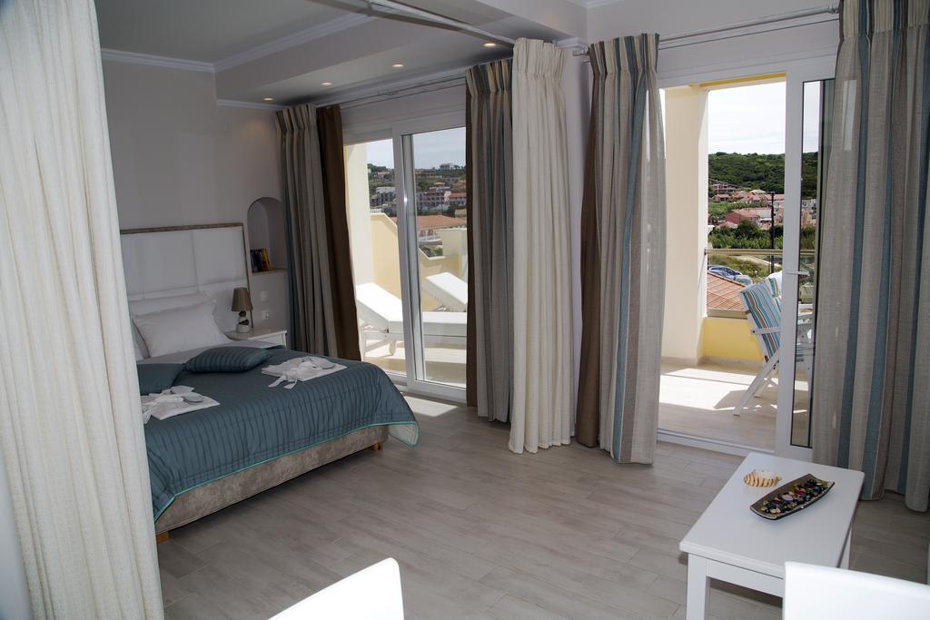 Paralia Luxury Suites Agios Stefanos Avliotes  Exteriör bild