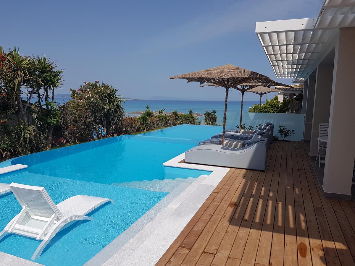 Paralia Luxury Suites Agios Stefanos Avliotes  Exteriör bild