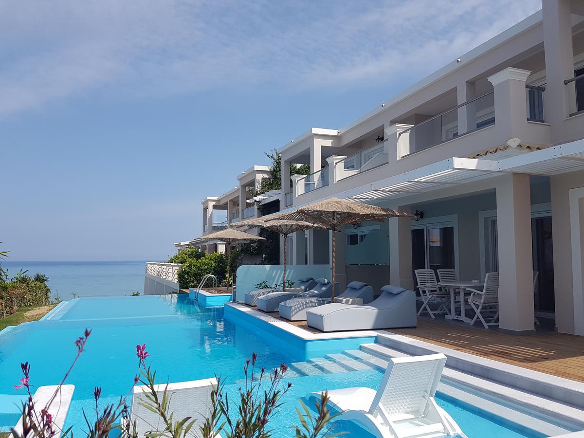 Paralia Luxury Suites Agios Stefanos Avliotes  Exteriör bild