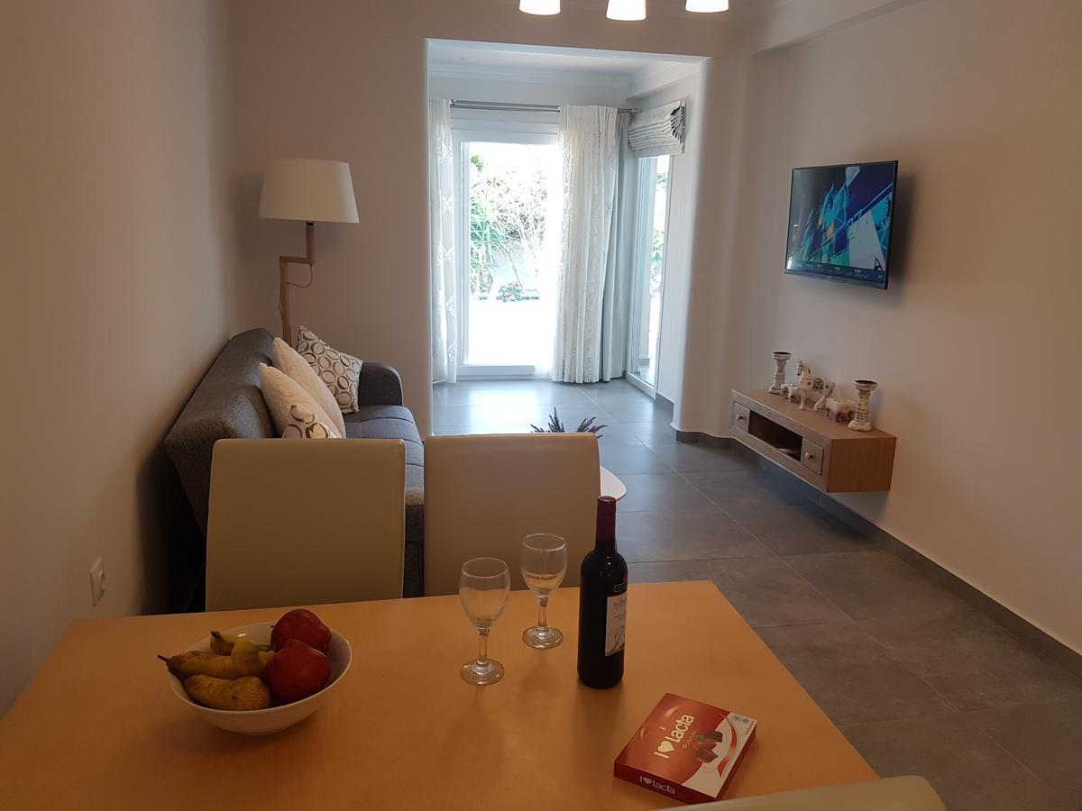 Paralia Luxury Suites Agios Stefanos Avliotes  Exteriör bild