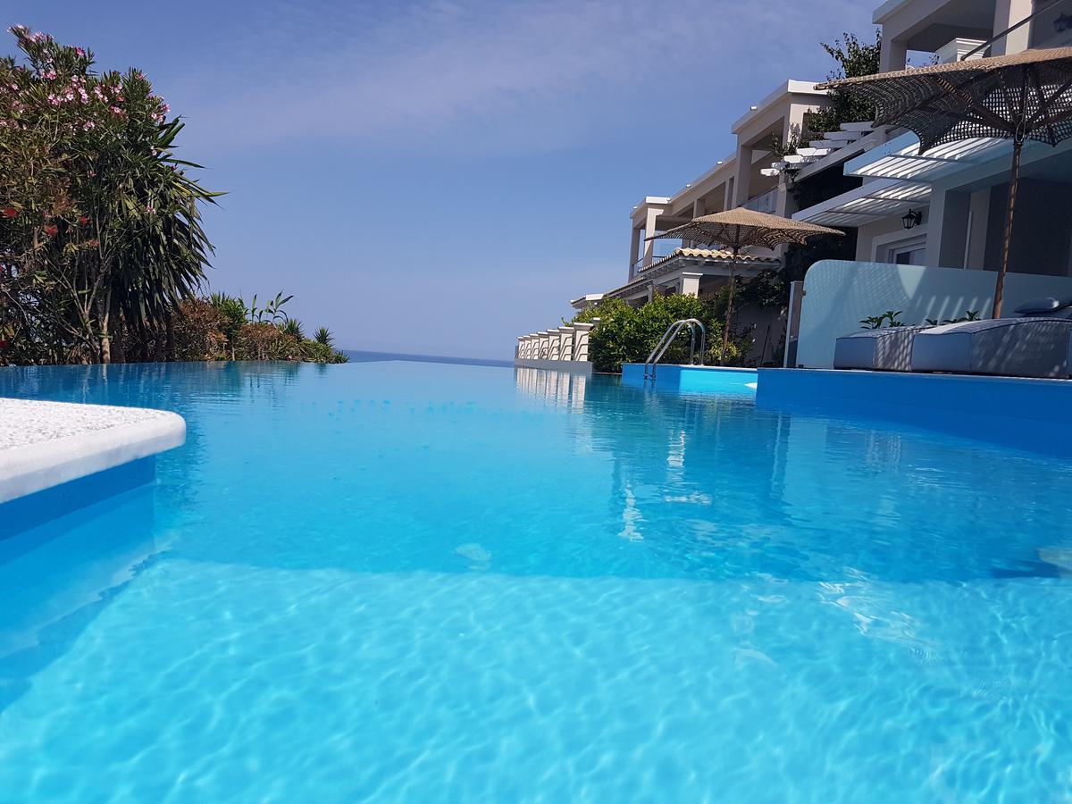 Paralia Luxury Suites Agios Stefanos Avliotes  Exteriör bild