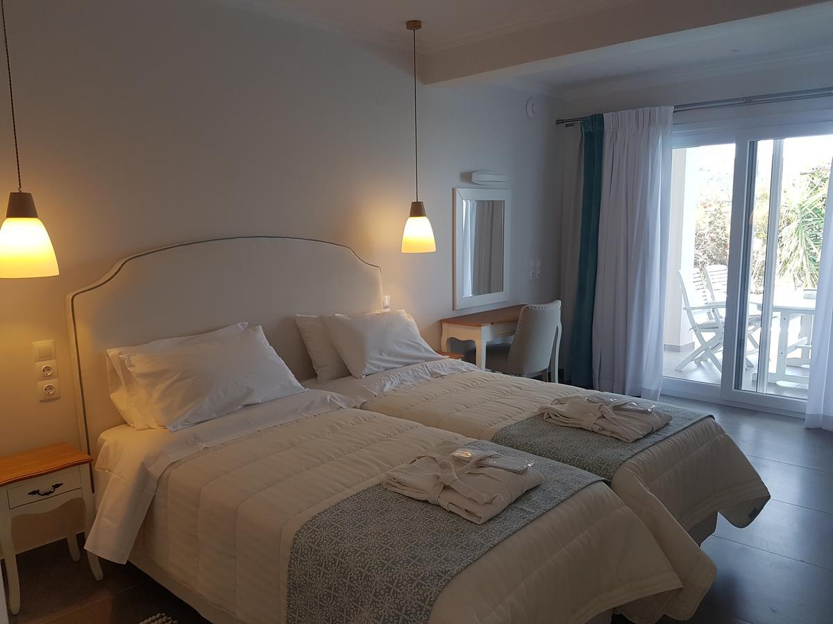 Paralia Luxury Suites Agios Stefanos Avliotes  Exteriör bild