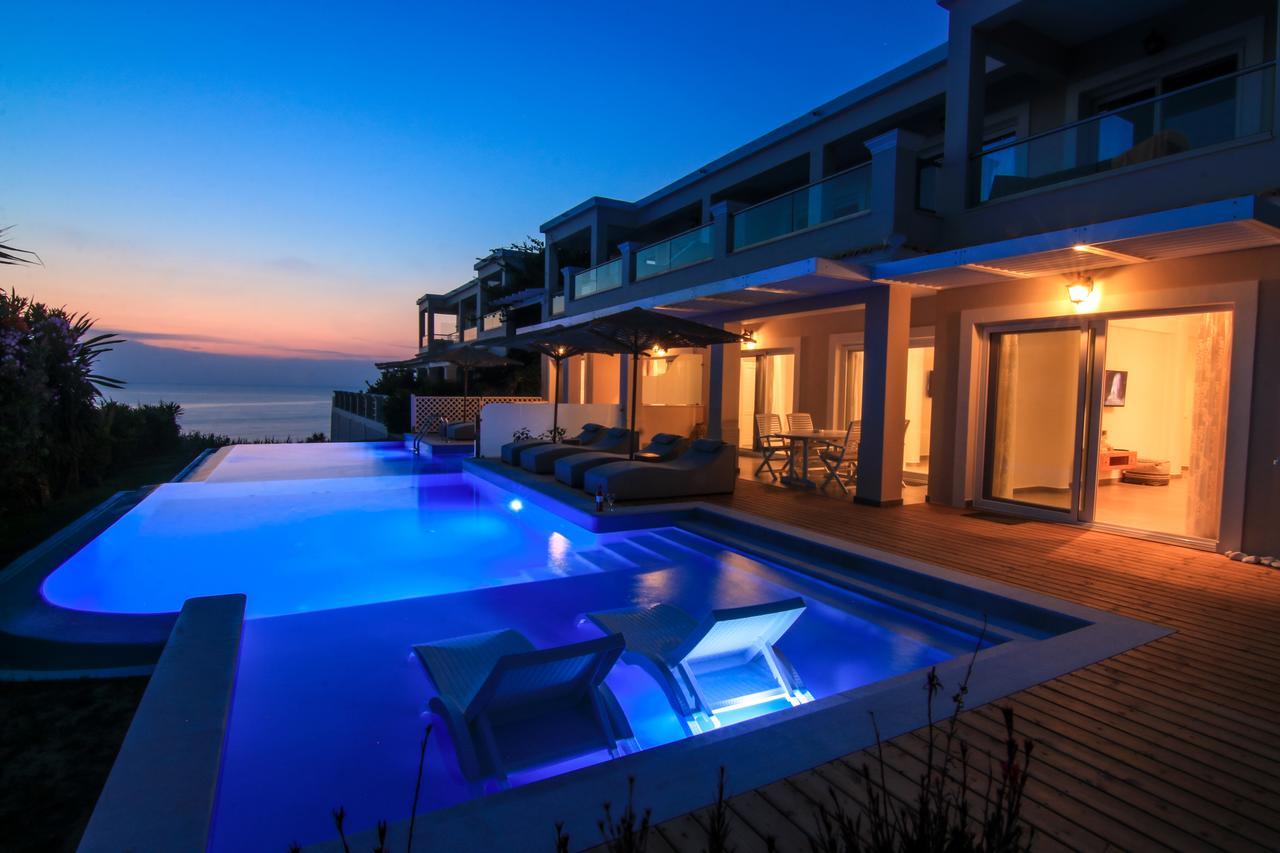 Paralia Luxury Suites Agios Stefanos Avliotes  Exteriör bild