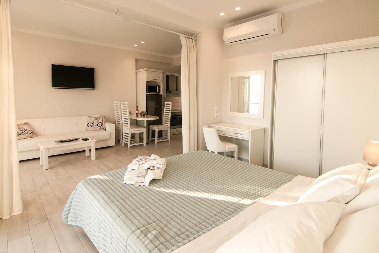 Paralia Luxury Suites Agios Stefanos Avliotes  Exteriör bild