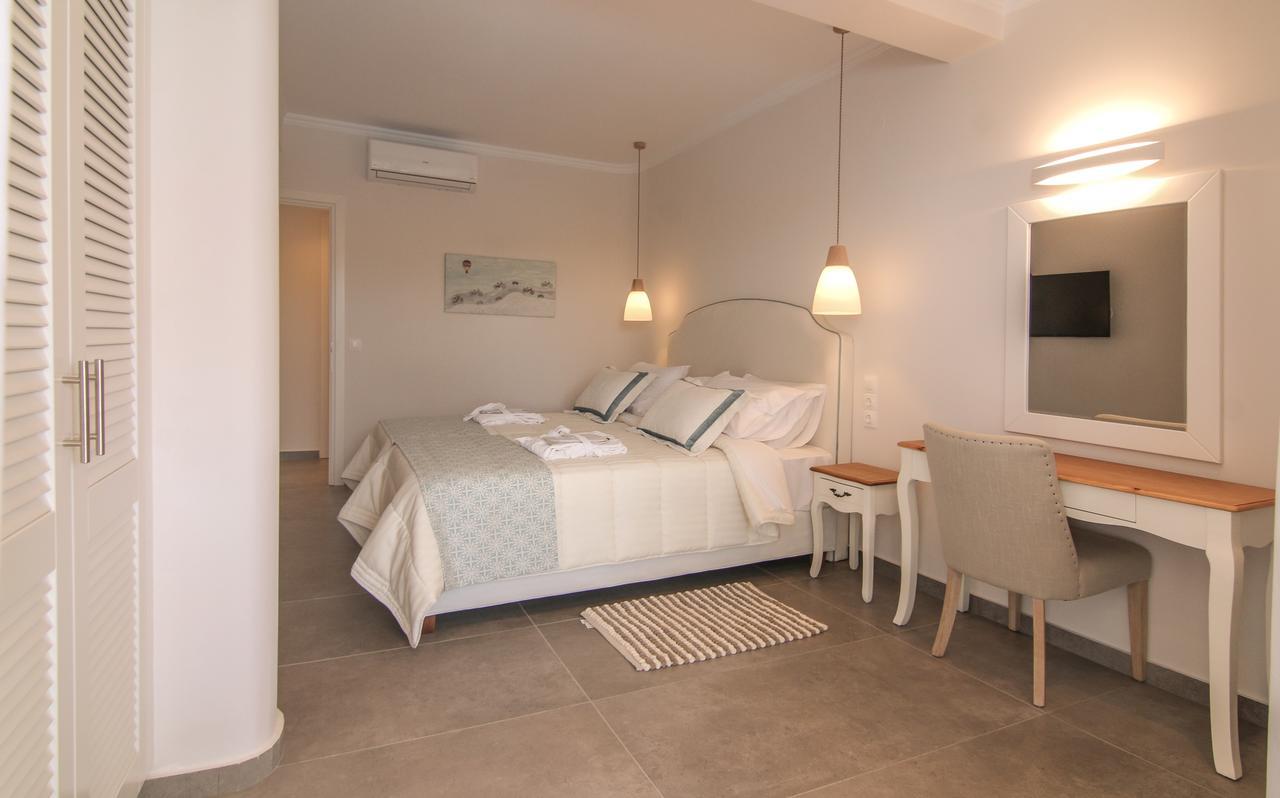 Paralia Luxury Suites Agios Stefanos Avliotes  Exteriör bild